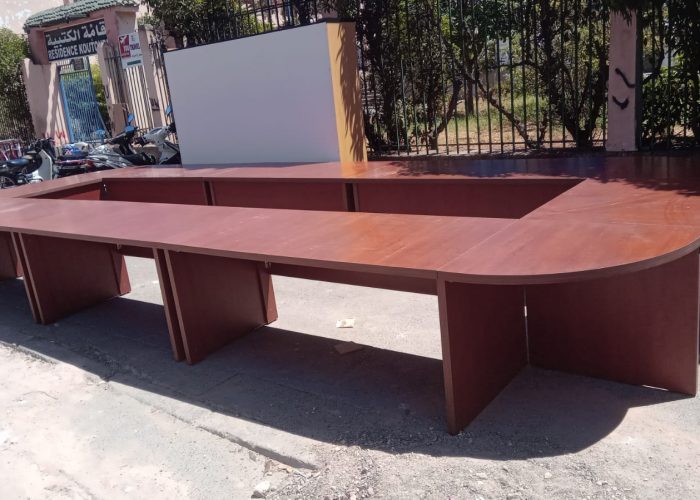 Image annonce: Table de réunion