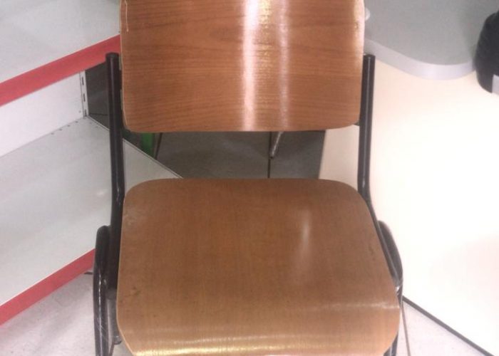 Image annonce: Des chaises a vendre