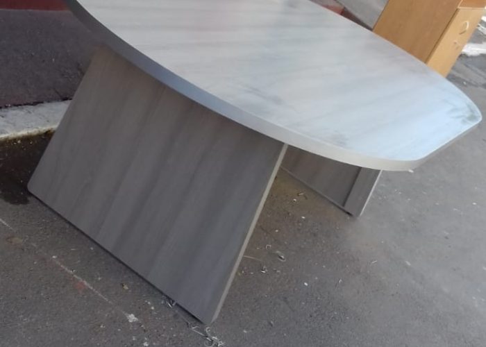 Image annonce: Des Tables de réunion