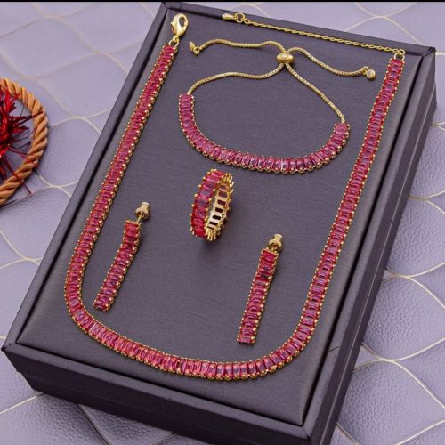 Annonce: Ensemble ZIRCON rouge disponible