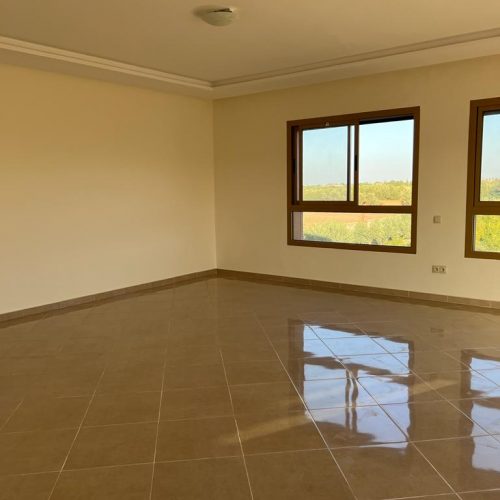 Annonce: VILLA A VENDRE 16 km Route de l'ourika sur 1 hectare de terrain