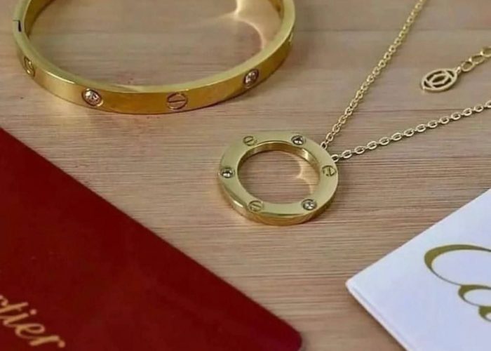 Image annonce: Ensemble cartier: bracelet+ collier.