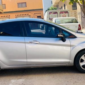Annonce Ford fiesta modele 2010 essence