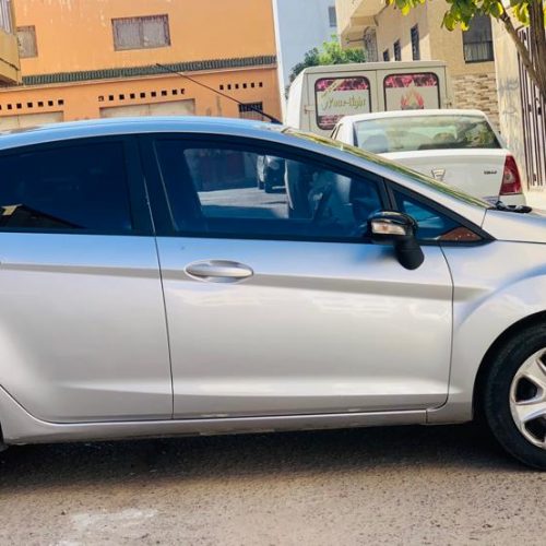 Annonce: Ford fiesta modele 2010 essence