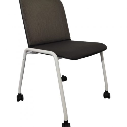 Annonce: Chaise visiteur Haworth avec roulette résille