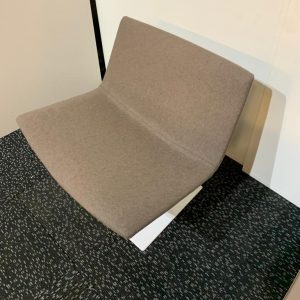 Annonce Fauteuil Arper collection Catifa 80 tissus marron