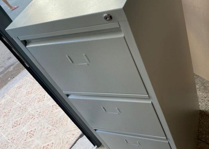 Image annonce: Fourniture de bureau-Classeur métallique de 4 tiroir