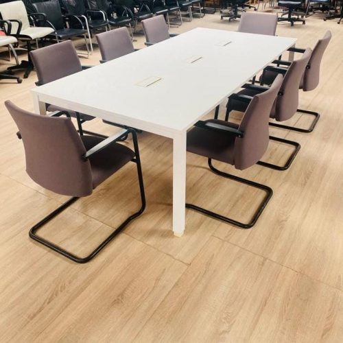 Annonce: Table de réunion 280x140cm 8-10 pers