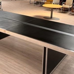 Annonce Table réunion cuir noir chromé 400x130cm