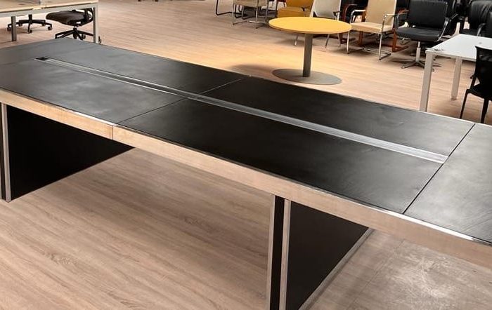 Image annonce: Table réunion cuir noir chromé 400x130cm