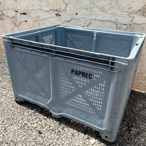Annonce: Palox palette caisse bleu en pvc  120x100x80 défaut voir photo