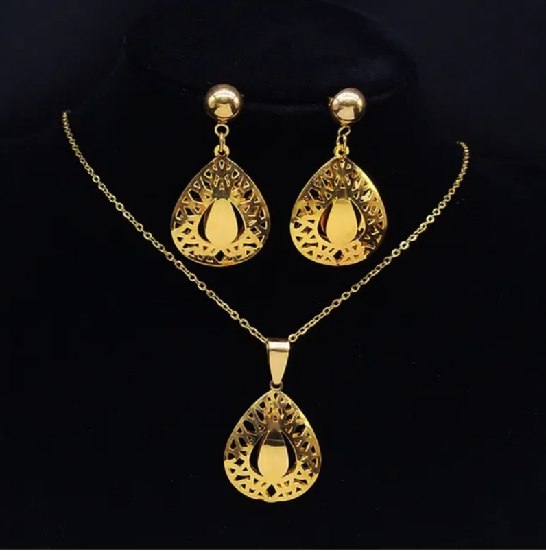 Collier marguerite blanche - élégance naturelle inégalée