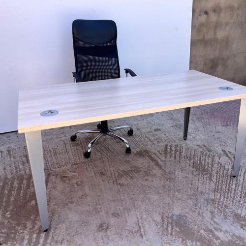 Annonce: Bureau droit Magencia chêne 160x80cm