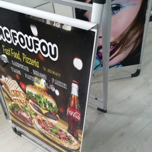 Annonce enseigne panneau publicitaire lumineuse