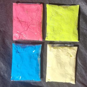 Annonce Happy Holi Poudre colorée