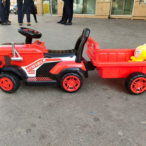 Annonce: Tracteur électrique Batterie 6 v