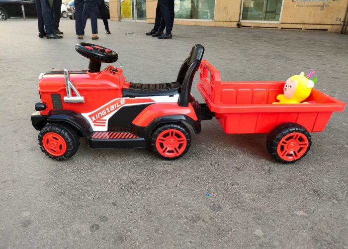 Image annonce: Tracteur électrique Batterie 6 v