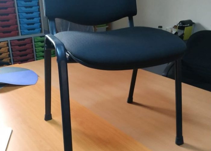 Image annonce: Chaises iso en tissu