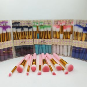Annonce Pack pinceaux et crayons disponible en promotion