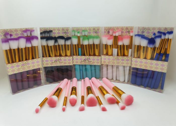 Image annonce: Pack pinceaux et crayons disponible en promotion