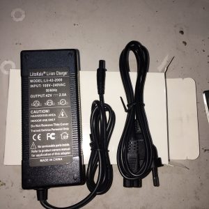 Annonce Chargeur trottinette électrique 42v