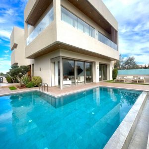Annonce Villa de luxe 4 chambres avec piscine privée à louer