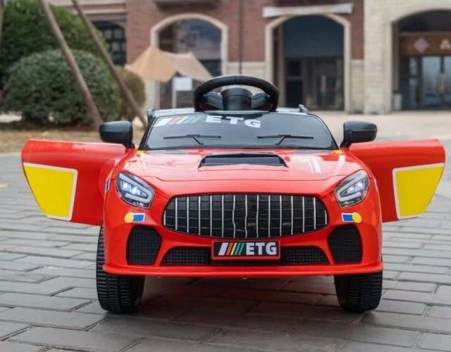 Image annonce: Voiture électrique Mercedes sport modèle 2