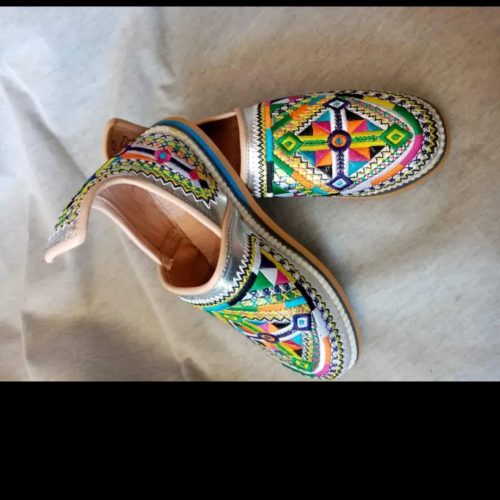 Annonce: بلغة نسائية