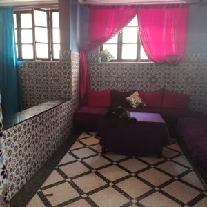 Annonce Appartement Titré Avec 2 Façades Voiture A La Porte