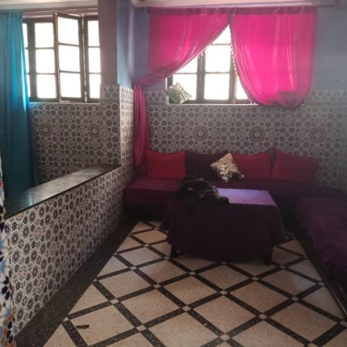 Annonce: Appartement Titré Avec 2 Façades Voiture A La Porte