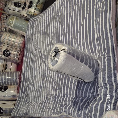 Annonce: COUETTES NEUVES EN SHERPA ET FLANELLE