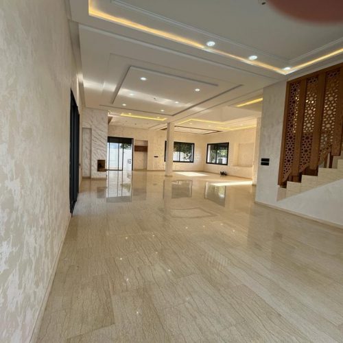 Annonce: Villa De Luxe Avec 4 Façades À Vendre