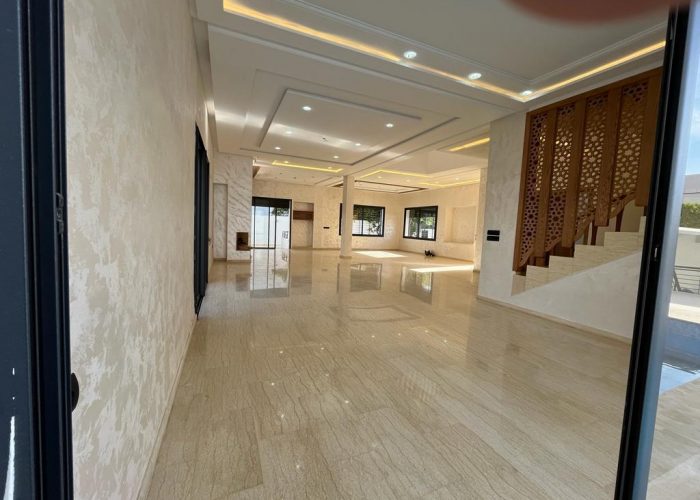 Image annonce: Villa De Luxe Avec 4 Façades À Vendre