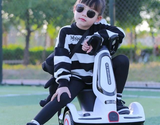 Image annonce: Robot électrique 6V