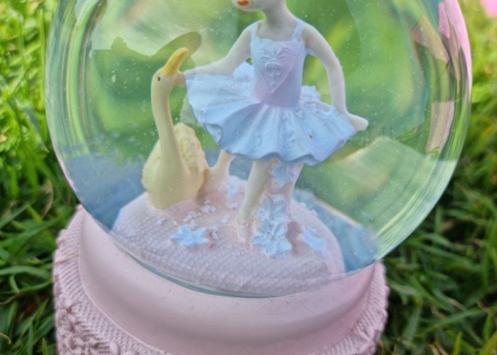 Image annonce: Snow globe music box  الكرة الثلجية  المعروفة عالميا والأكثر طلبا