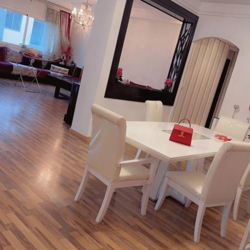 Annonce: Belle appartement au 3 -ème étage meublé à louer
