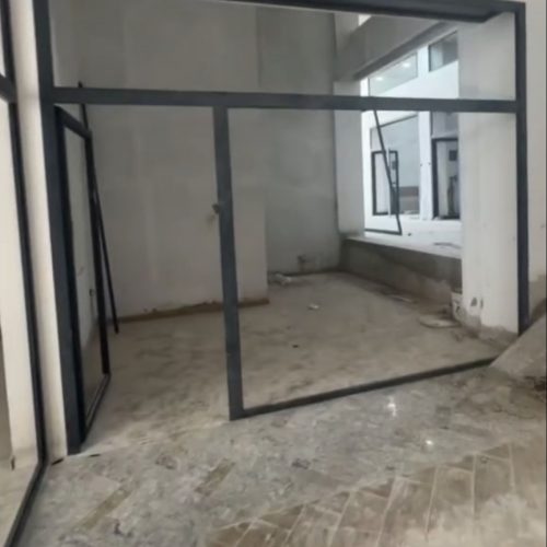 Annonce: Magasin double façade 9m