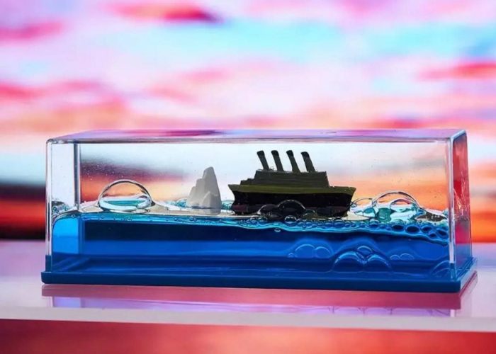 Image annonce: Cruise Ship Fluid Drift Bottle Home Ornaments Floating Titanic Fluid Ship Living Room Decoration Creative Birthday Gift Keepsake