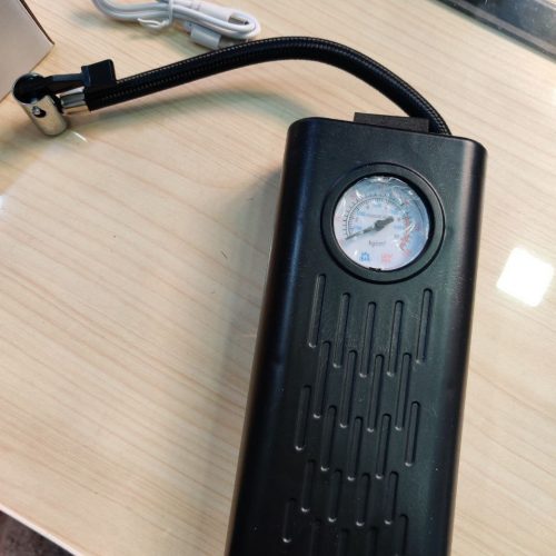 Annonce: Compresseur d'air Portable rechargeable pour pneus de voiture .gonfleur de pneu électrique sans fil avec manomètre à pointeur