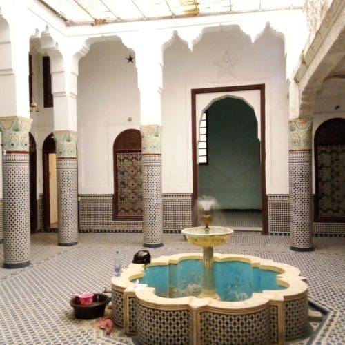 Annonce: Maison traditionnelle avec deux portes à vendre