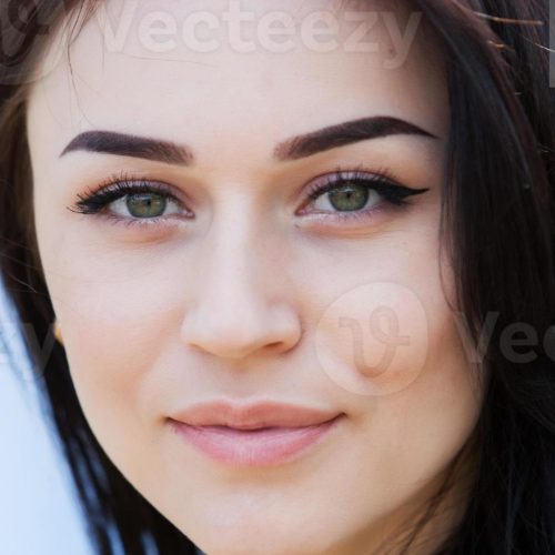 Annonce: Rédactrice freelance, articles quotidiens sur la beauté,  les avancées anti-âge et la longévité