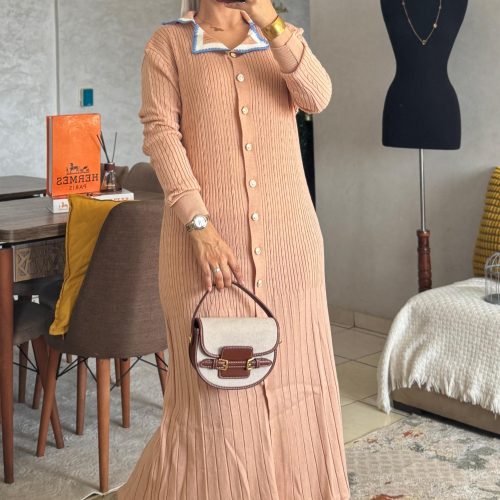 Annonce: فستان 2032 – روعة التصميم وسحر الإطلالة