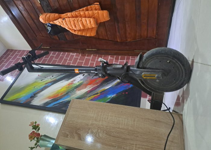 Image annonce: Trottinete xiaomi essential